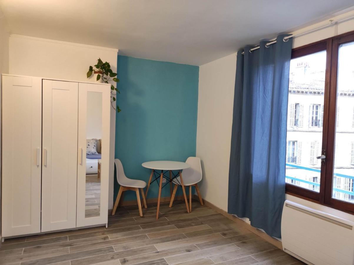 Studio Bleu En Face De La Gare 10Mn Au Vieux Port Appartement Marseilles Buitenkant foto